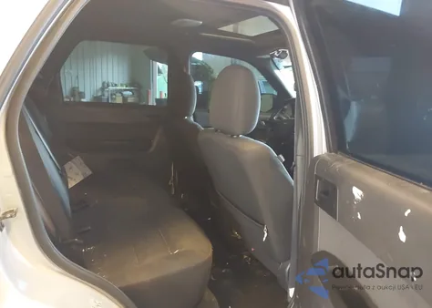 2011 Ford Escape Xlt z USA, uszkodzony, nr VIN 1FMCU9D73BKB12789